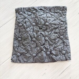 DKNY Donna Karan New York Gray Quilted Textured Pillow Cover Square 17” X 17”